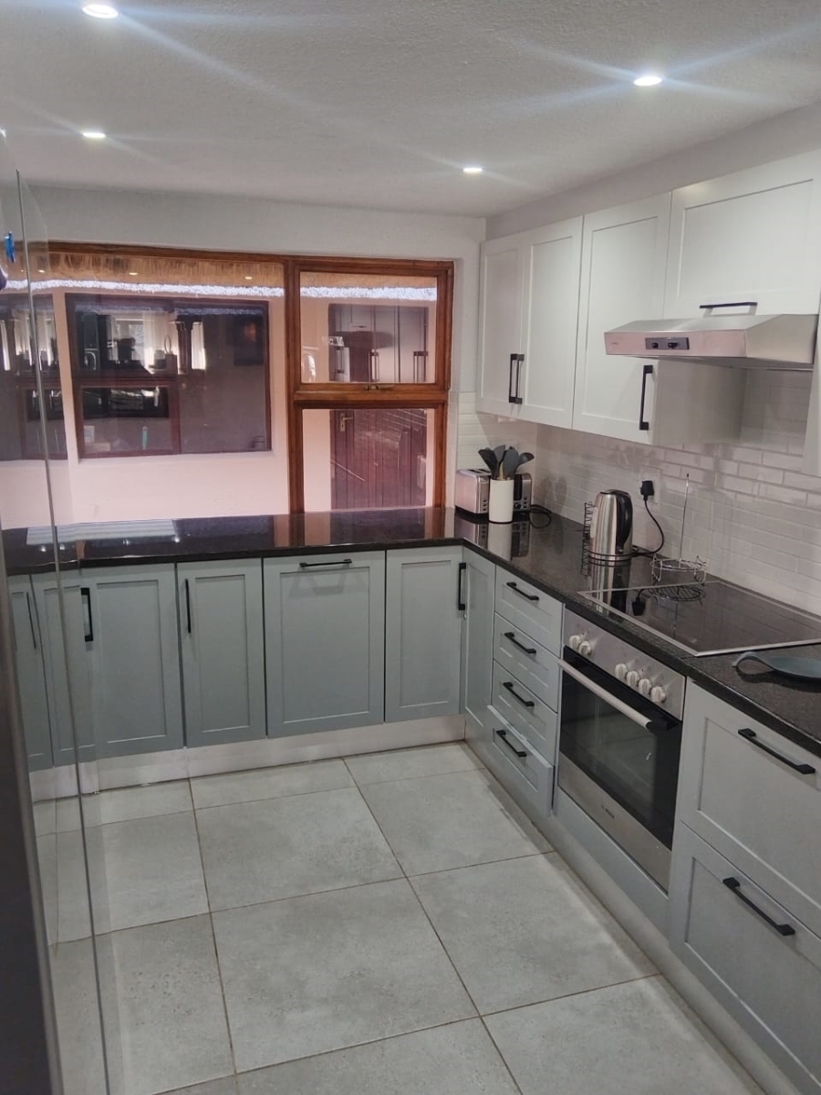 7 Bedroom Property for Sale in Lakeland North West
